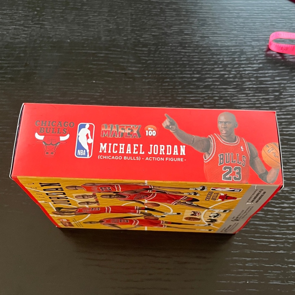 Medicom Toys MAFEX No.100 NBA Chicago Bulls Michael Jordan Figure (NIB) - Picture 7 of 16